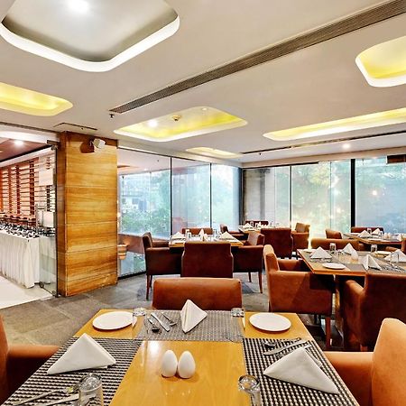 Quality Inn Gurgaon Bagian luar foto