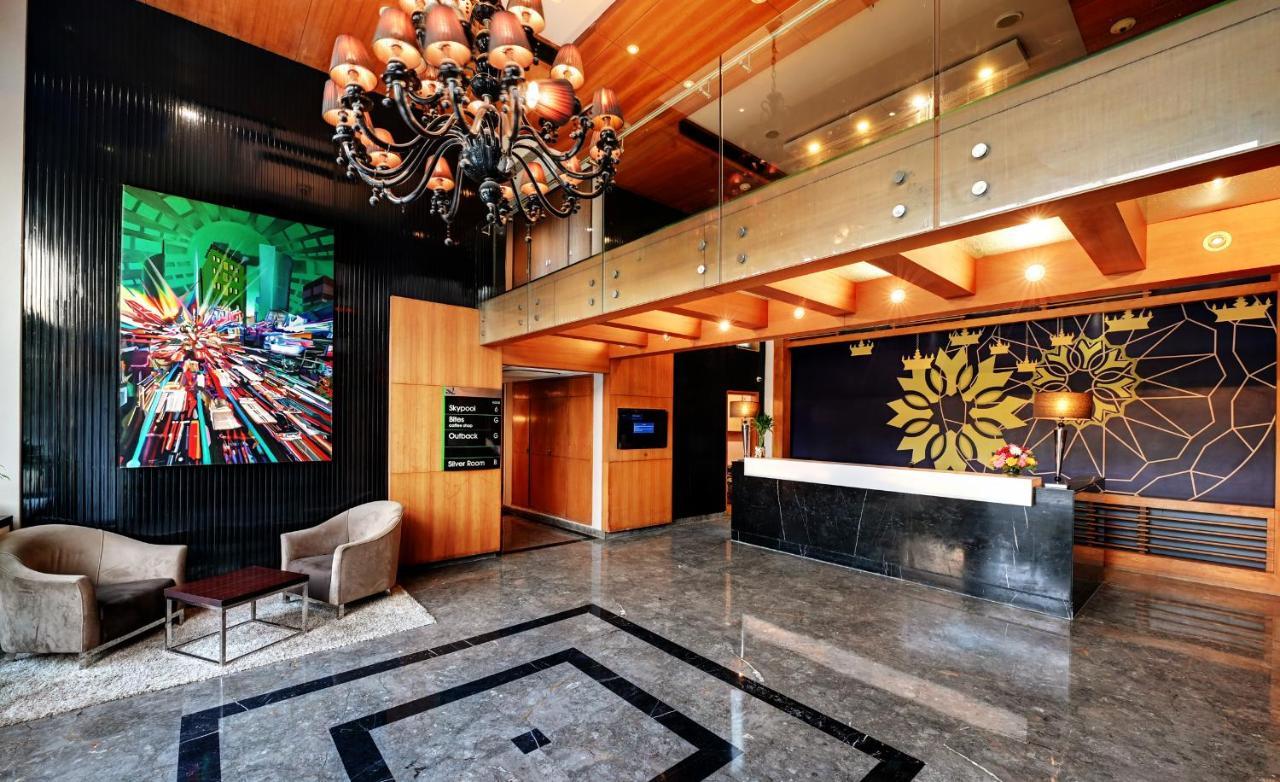 Quality Inn Gurgaon Bagian luar foto