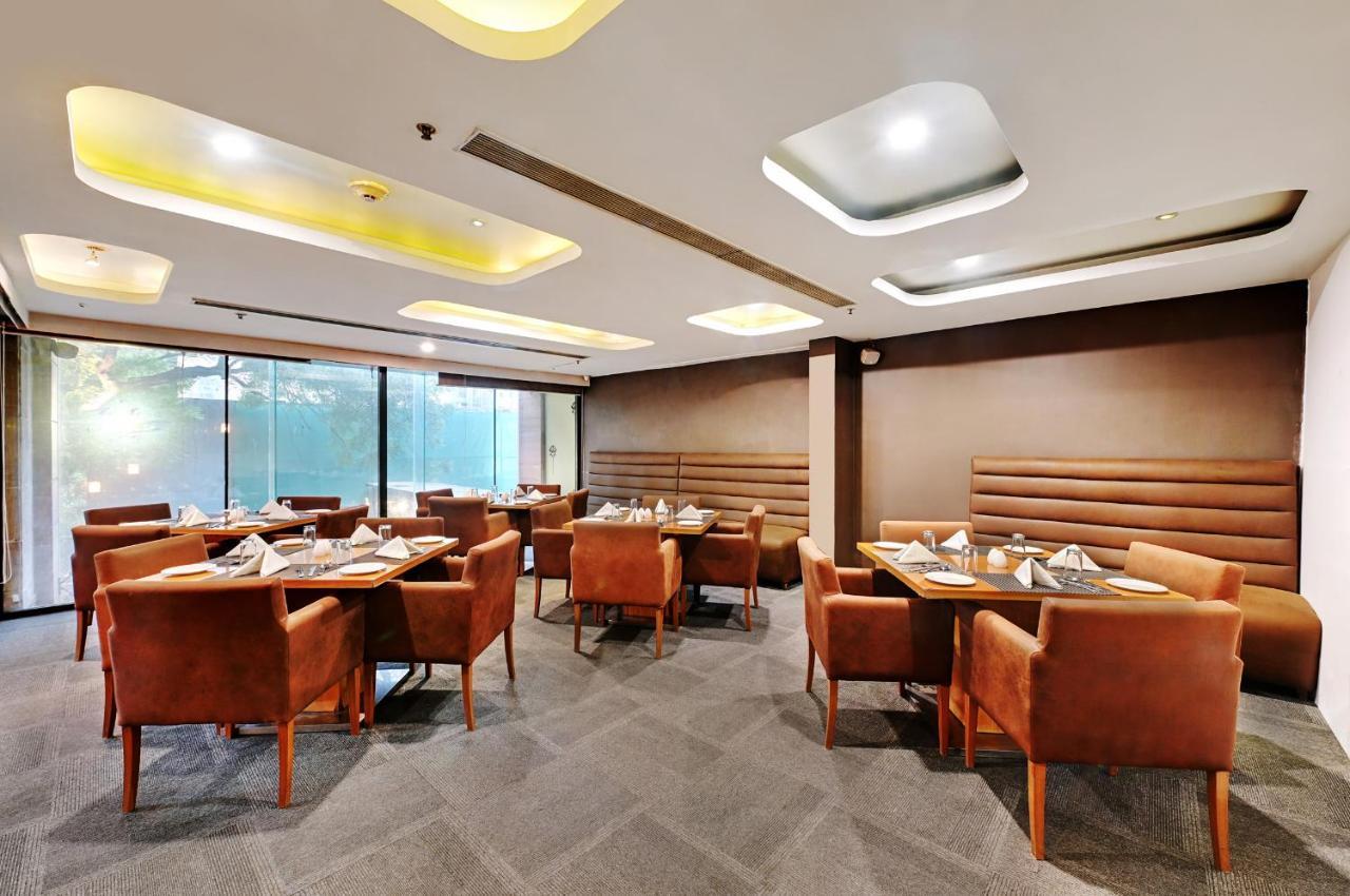 Quality Inn Gurgaon Bagian luar foto