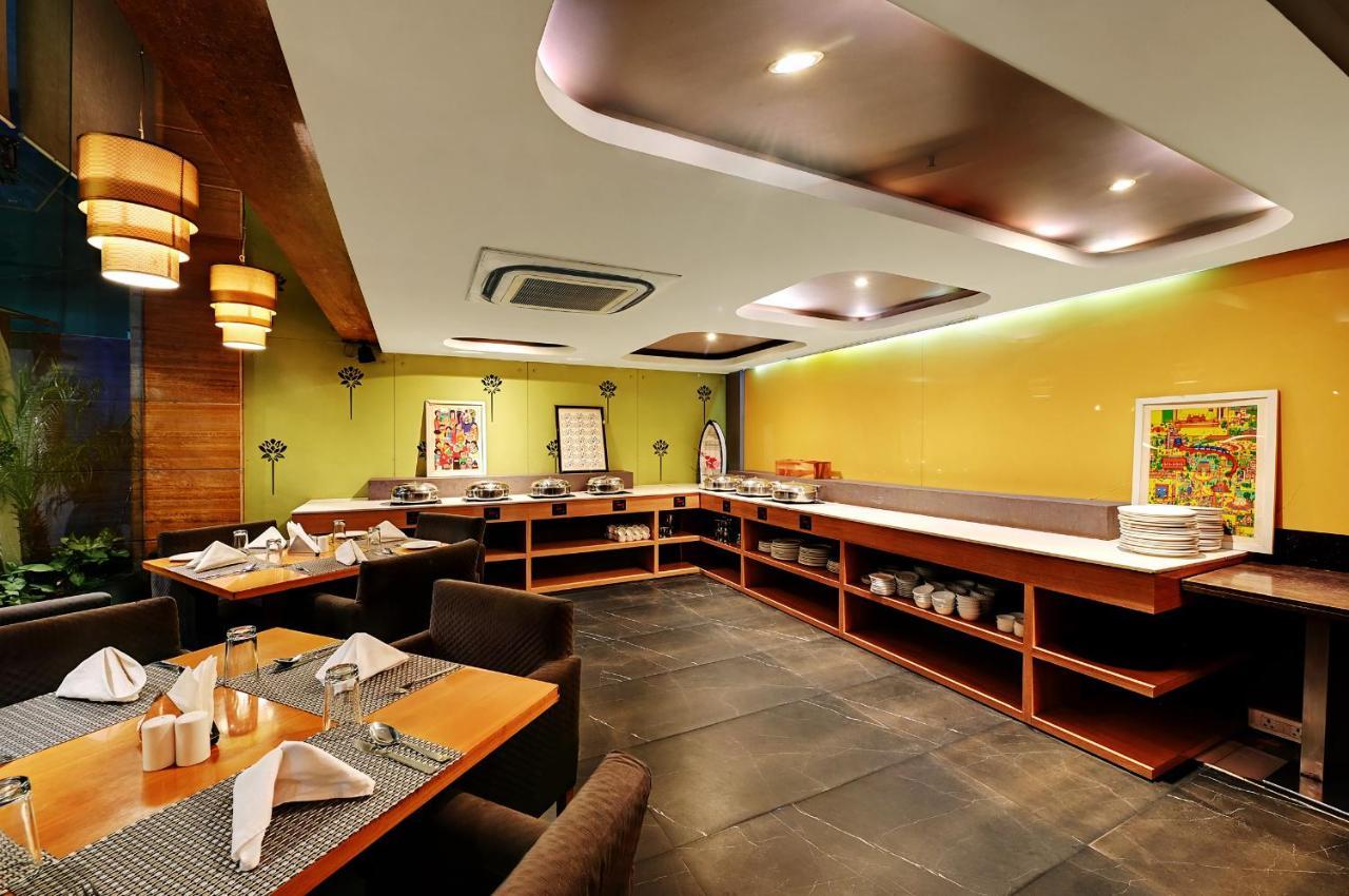 Quality Inn Gurgaon Bagian luar foto