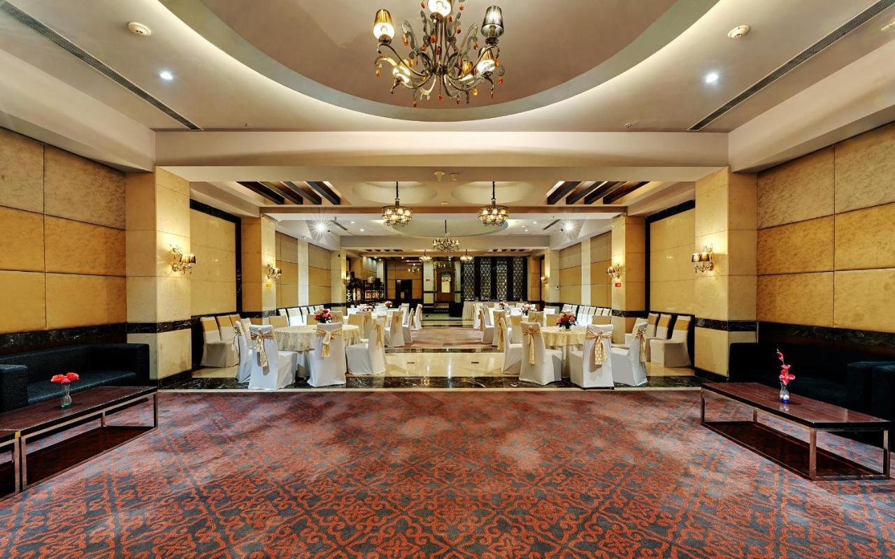 Quality Inn Gurgaon Bagian luar foto