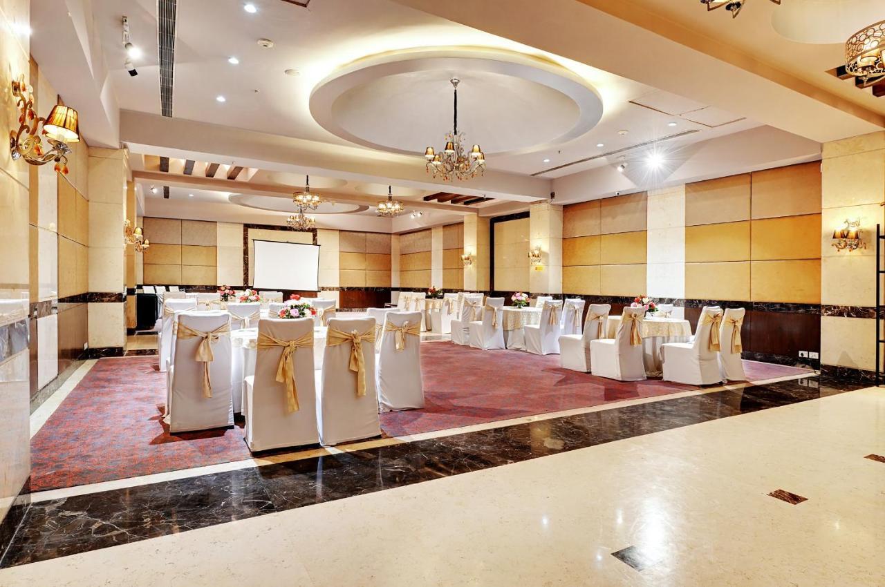 Quality Inn Gurgaon Bagian luar foto