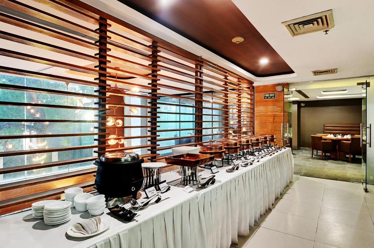 Quality Inn Gurgaon Bagian luar foto