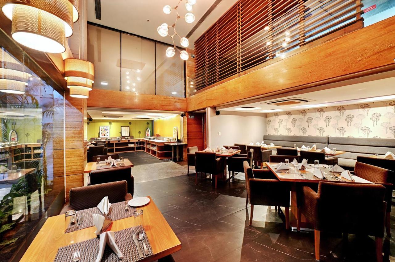Quality Inn Gurgaon Bagian luar foto