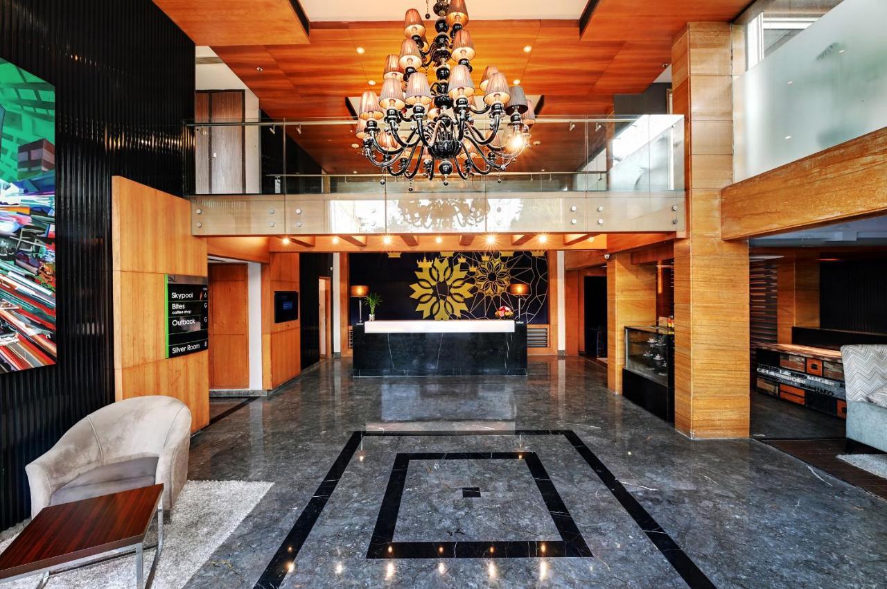 Quality Inn Gurgaon Bagian luar foto