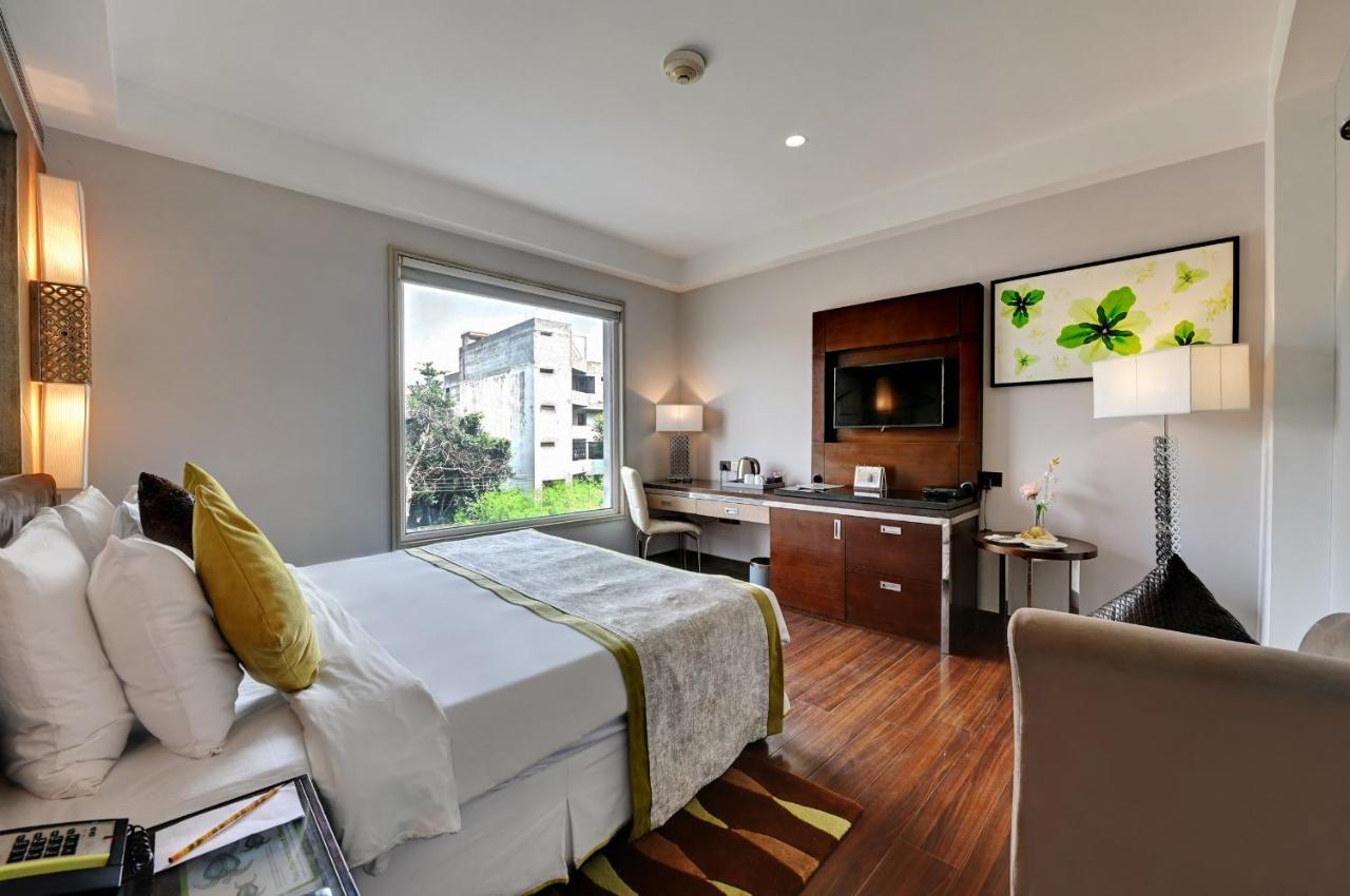 Quality Inn Gurgaon Bagian luar foto