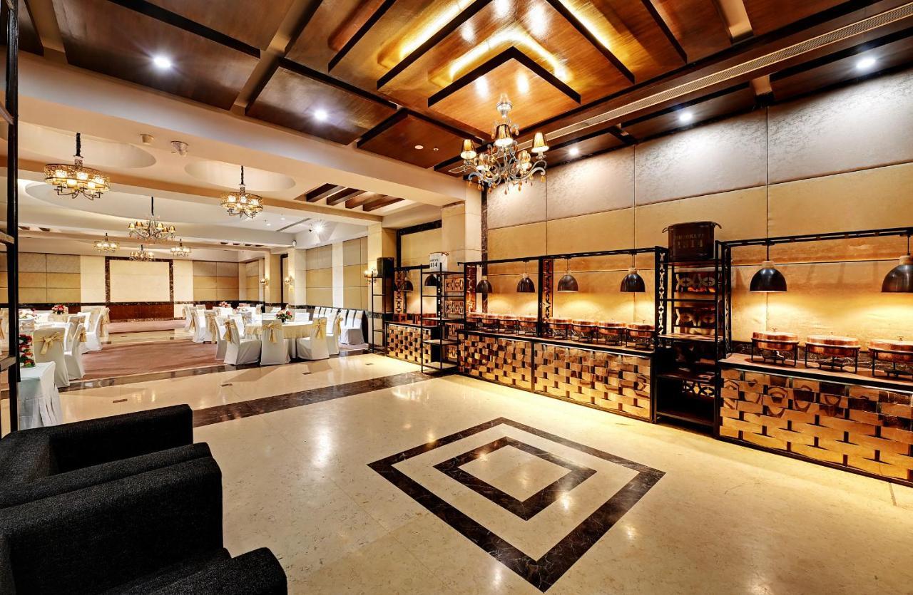 Quality Inn Gurgaon Bagian luar foto