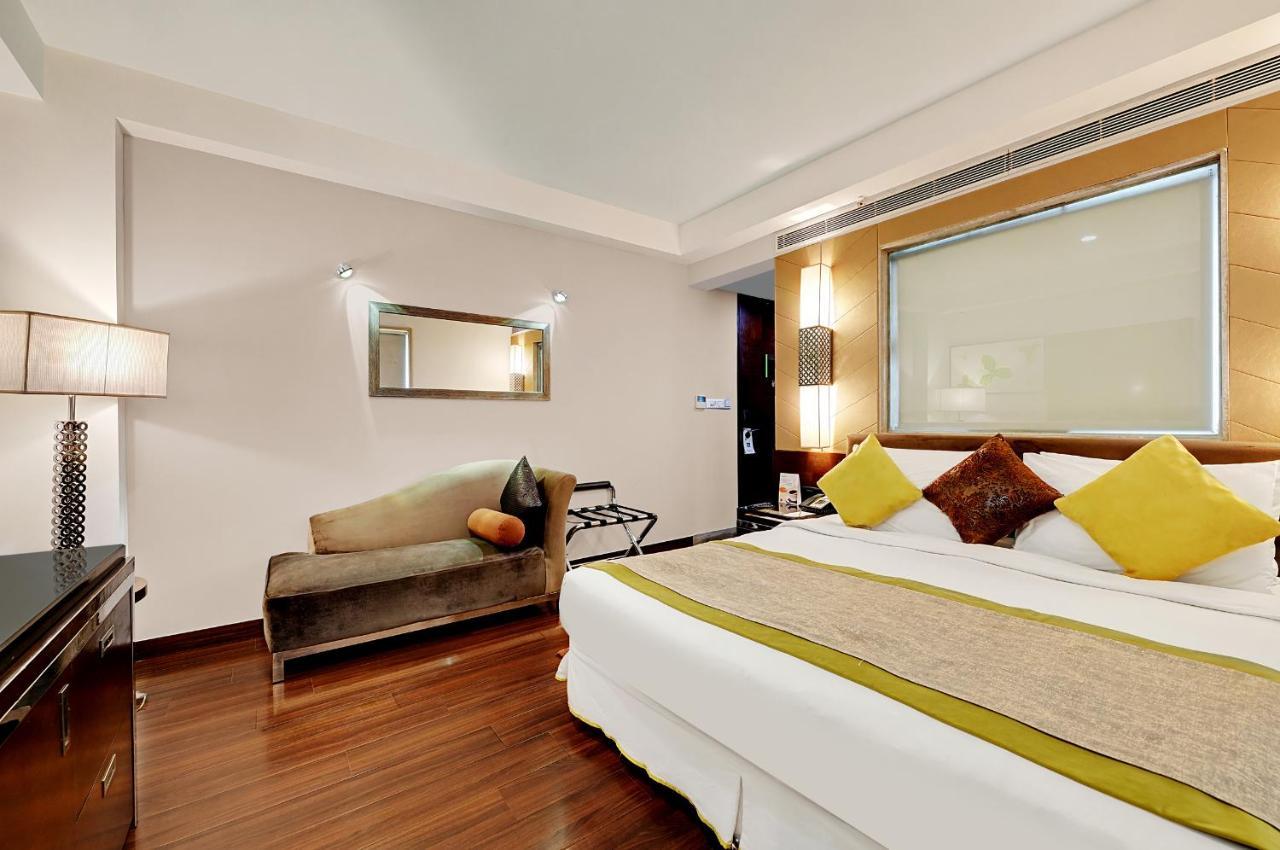 Quality Inn Gurgaon Bagian luar foto