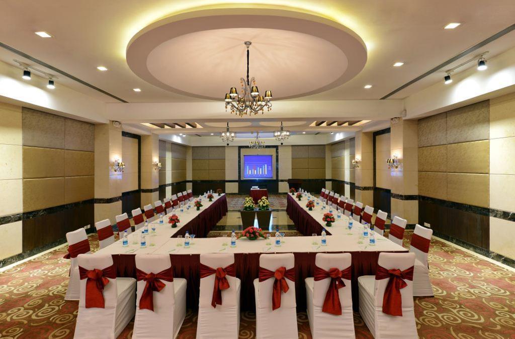 Quality Inn Gurgaon Bagian luar foto