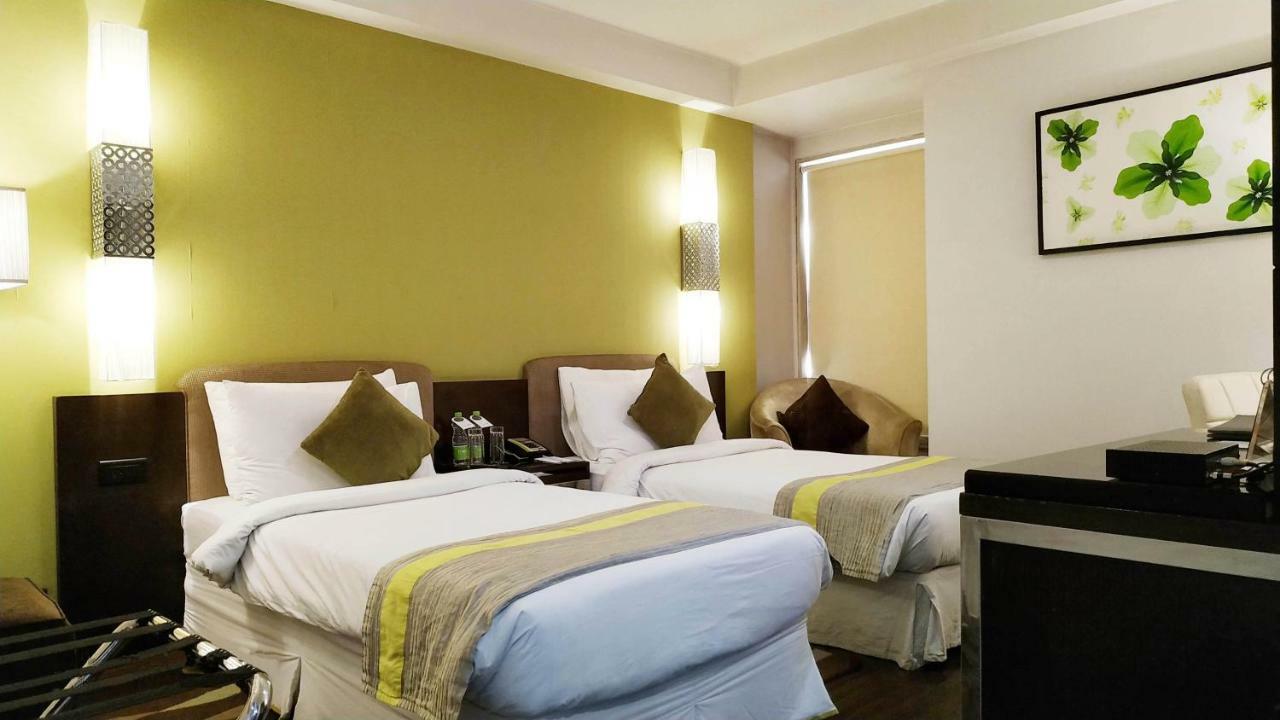 Quality Inn Gurgaon Bagian luar foto