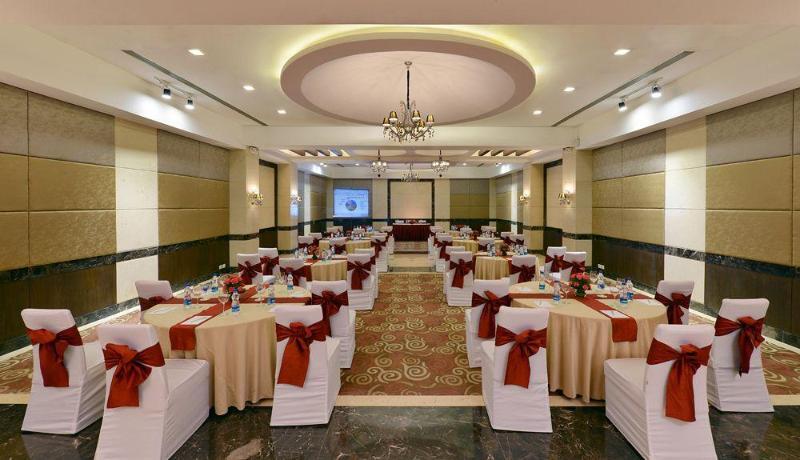 Quality Inn Gurgaon Bagian luar foto
